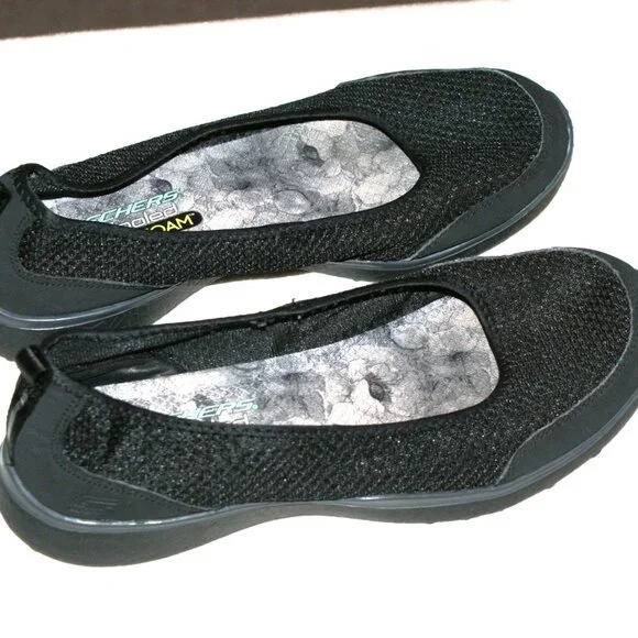 Skechers AIr-Cooled Memory Foam Comfy Size 9 So soft and comfortable - Picture 3 of 8
